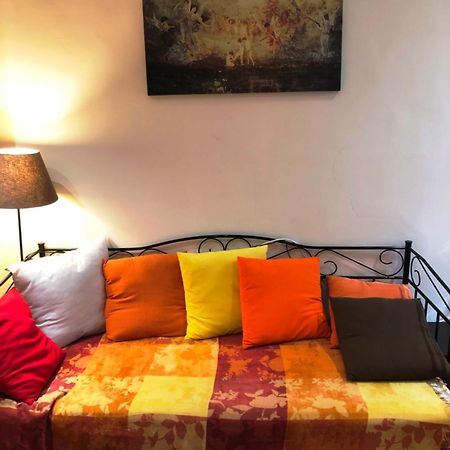 80 négyzetméteres, 3 hálószobás Apartman 1 fürdőszobával Exarchia területén Athén Kültér fotó