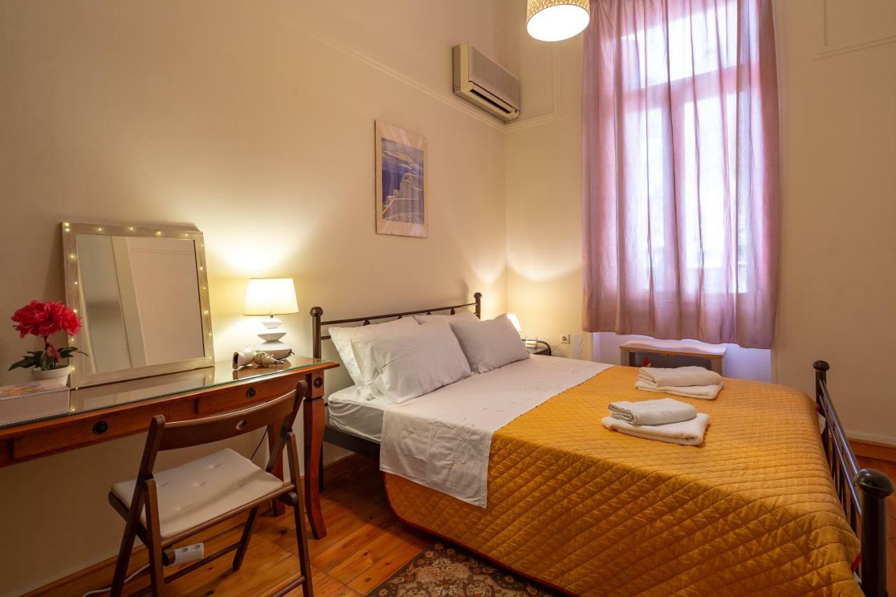 80 négyzetméteres, 3 hálószobás Apartman 1 fürdőszobával Exarchia területén Athén Kültér fotó