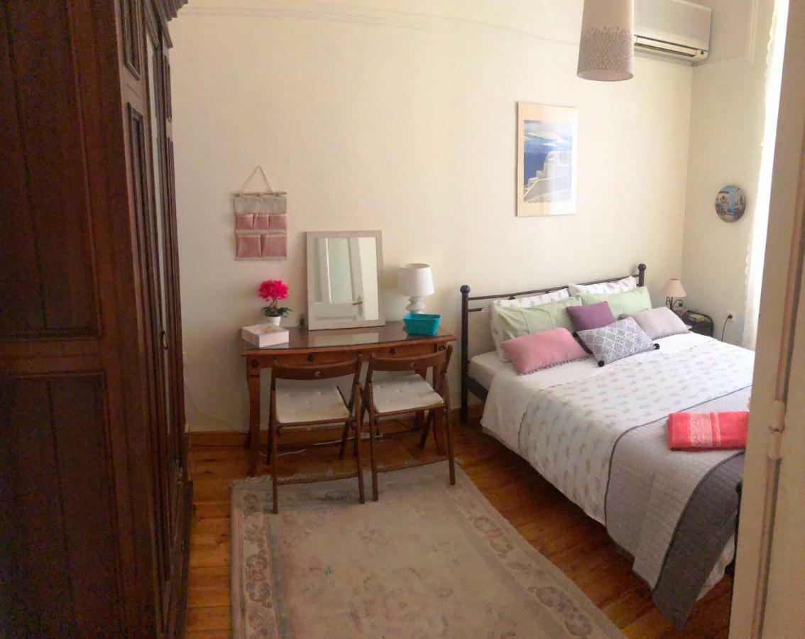 80 négyzetméteres, 3 hálószobás Apartman 1 fürdőszobával Exarchia területén Athén Kültér fotó