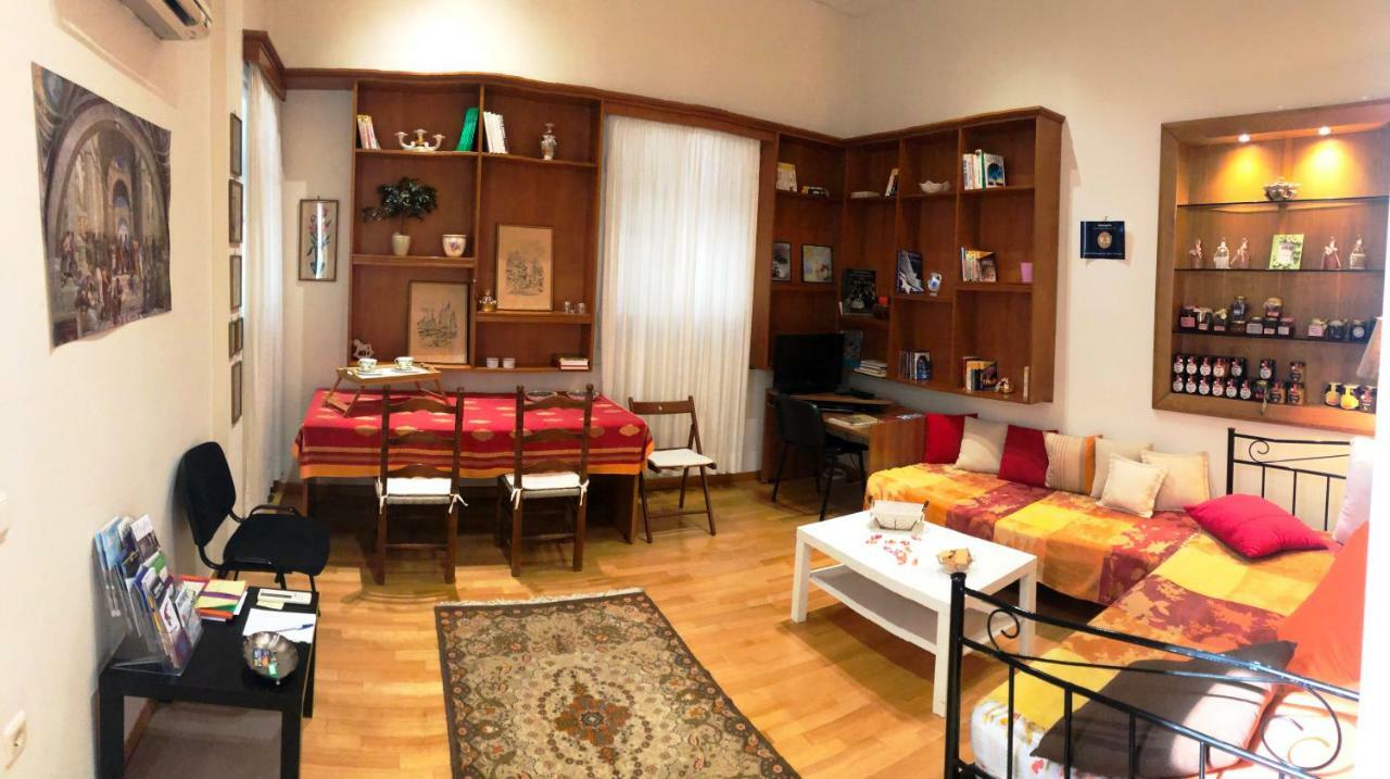 80 négyzetméteres, 3 hálószobás Apartman 1 fürdőszobával Exarchia területén Athén Kültér fotó