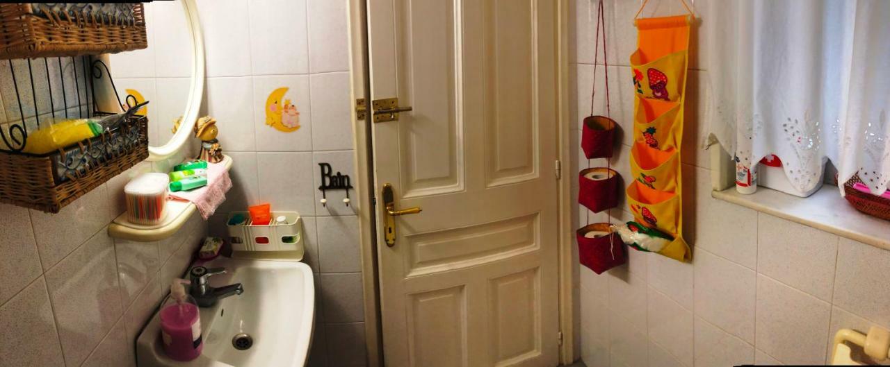 80 négyzetméteres, 3 hálószobás Apartman 1 fürdőszobával Exarchia területén Athén Kültér fotó